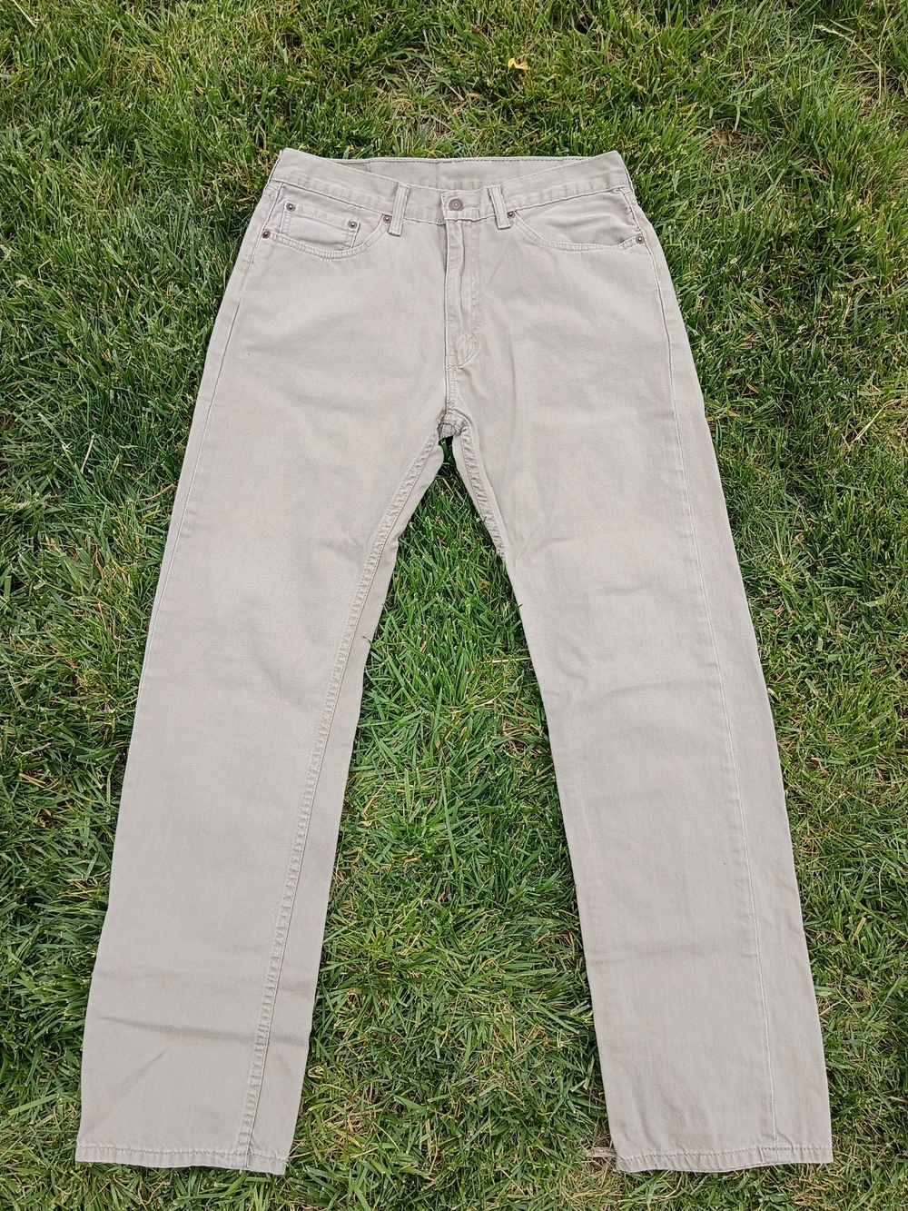 Levi's tan khaki 505™ pants with signature leather patch - Picture 2 of 11